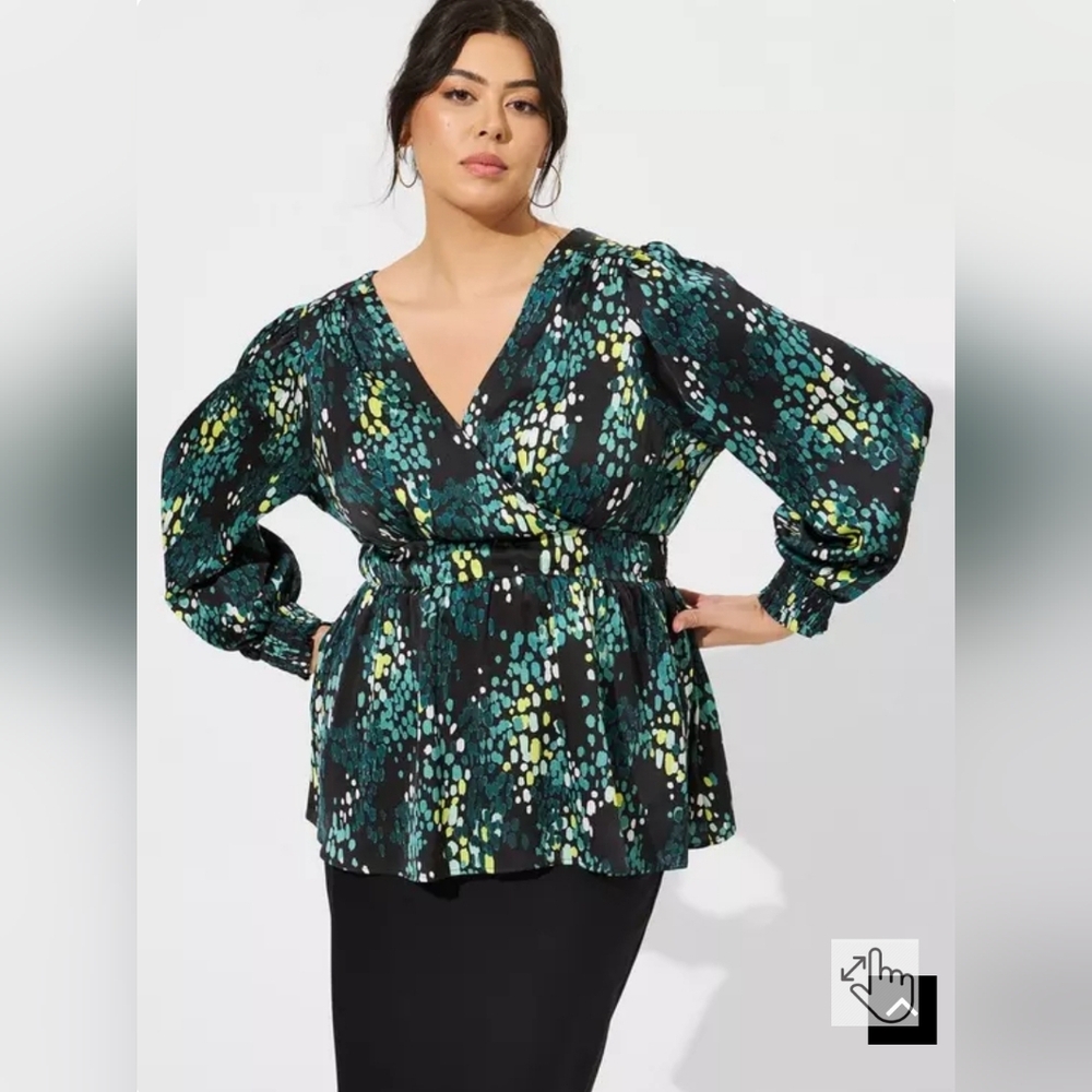 Torrid Satin Surplice Tie Cut Out Back Long Sleeve Blouse Size 1 NWT